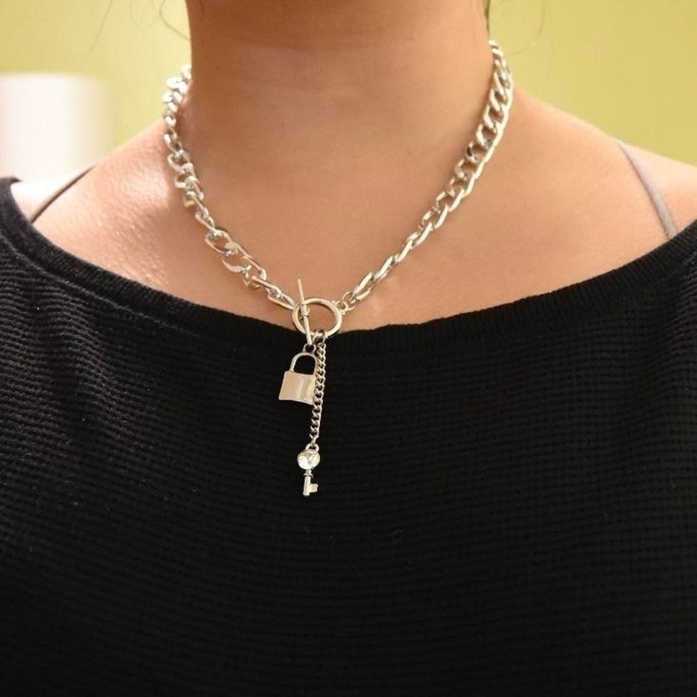 Key and Padlock Toggle Chain - Picture 5 of 5